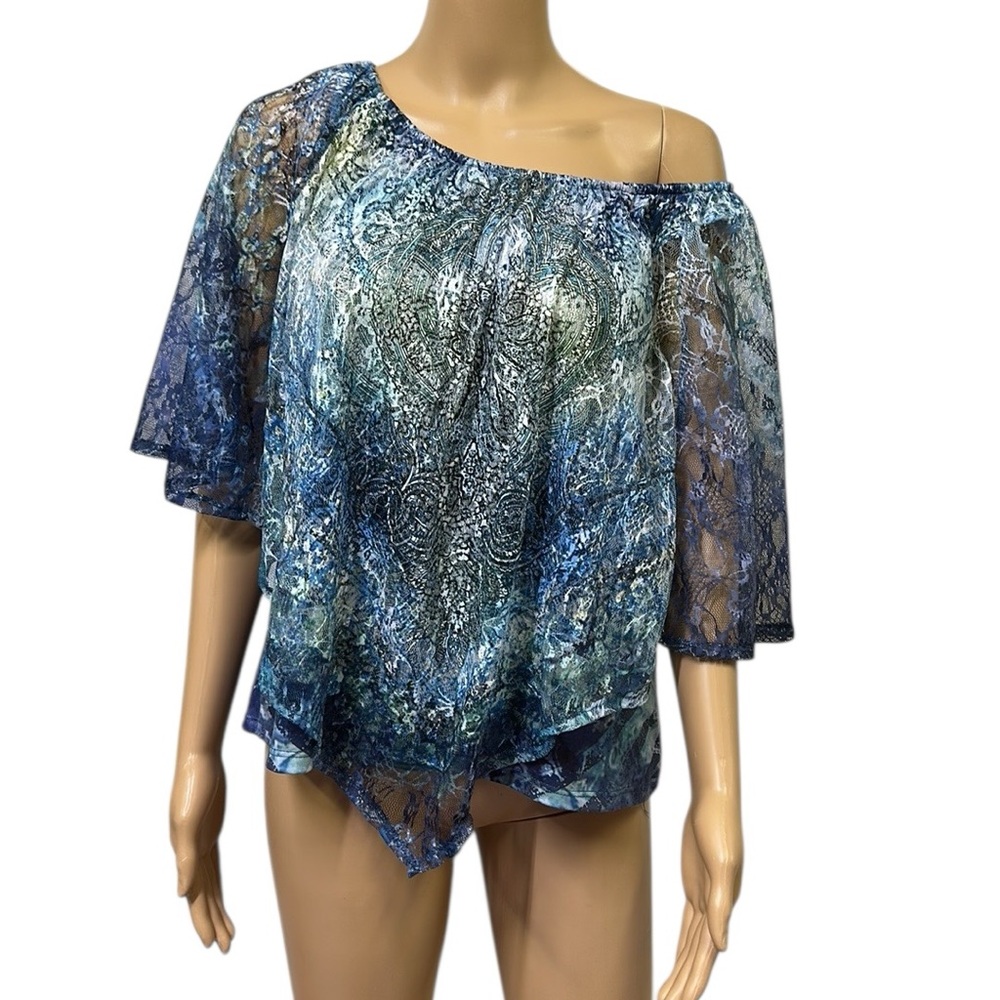 Live and Let Live Sleeveless Lace Overlay Cape Poncho Blouse Top Womens Medium